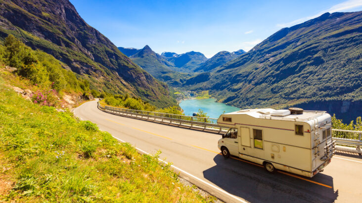 Ein Wohnmobil kaufen oder mieten – was ist sinnvoller Foto ©anetlanda stockadobe